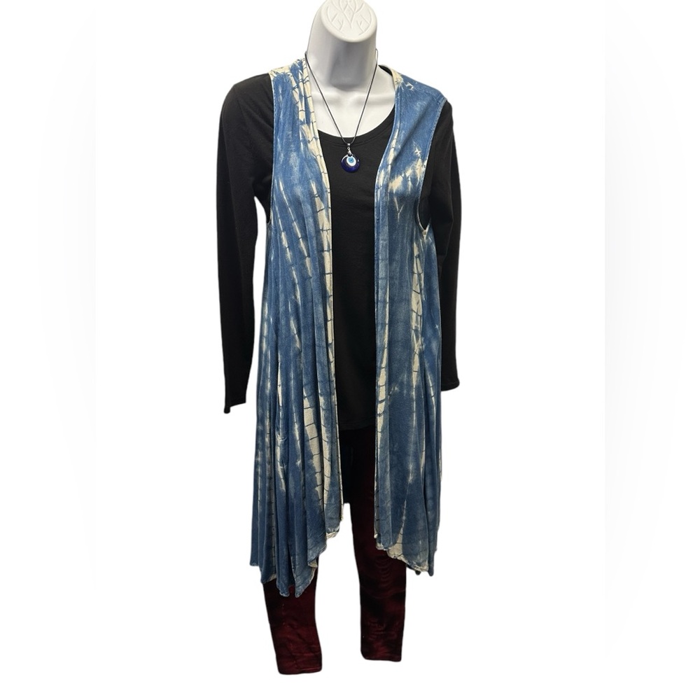 NWT.  Sacred Threads Vest S/M.  220187. TURQ